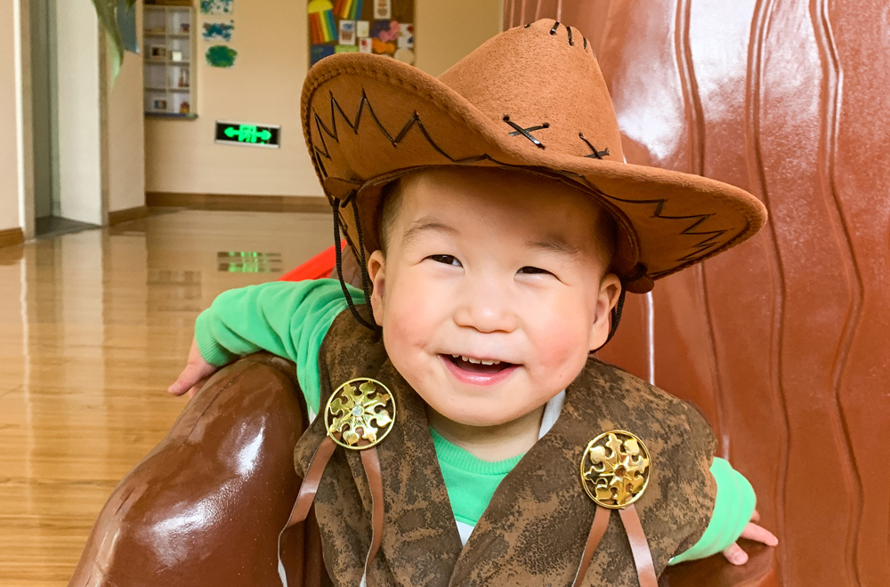 Jethro dressed as a cowboy